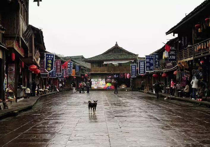 救援跳绳女孩